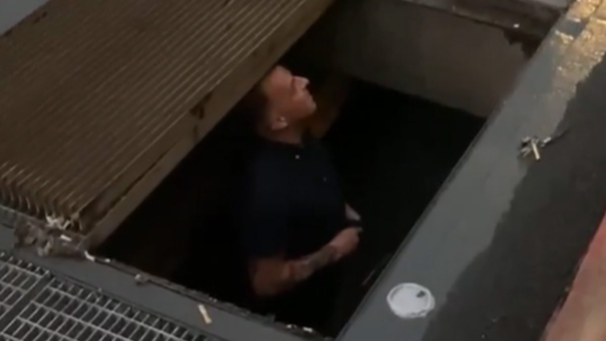 Man Jumps Into Sewer To Save His AirPods, Apple Fan Says 'I Would Do ...
