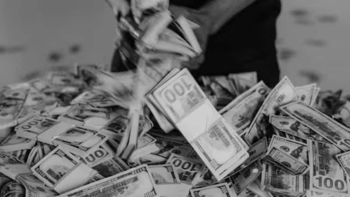 This Lucky Teen Became Millionaire For A Day, Courtesy Of Bank Error - Vimarsana News