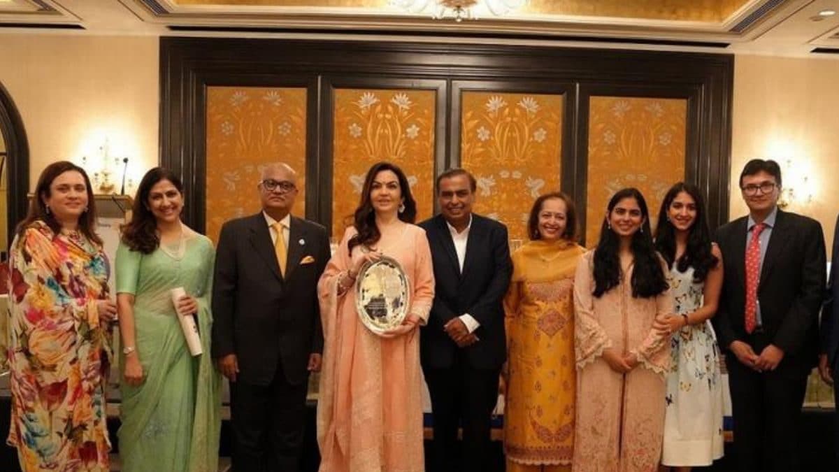 Nita Ambani Receives Prestigious ‘Citizen Of Mumbai’ Award - News18