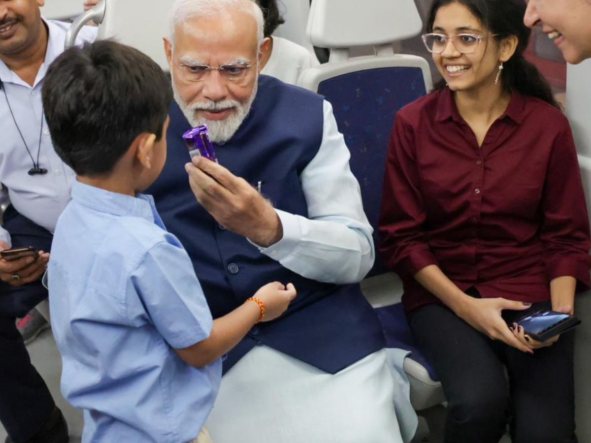 Pms 73rd Birthday Modi Celebrates His Big Day With Artisans Takes A Metro Ride As Well See 1250