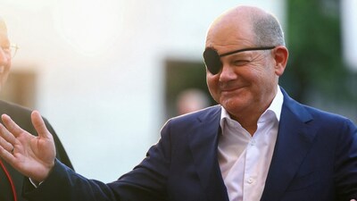 From Chancellor to Pirate: Olaf Scholz Shares Photo with Eyepatch, Says ...
