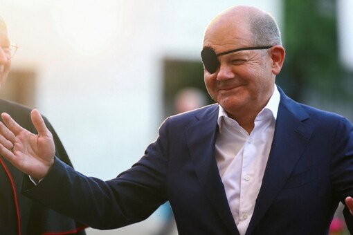 From Chancellor to Pirate: Olaf Scholz Shares Photo with Eyepatch, Says ...