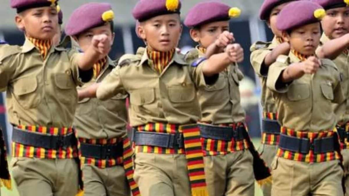 Rajnath Singh Approves Setting Up of 23 New Sainik Schools – News18