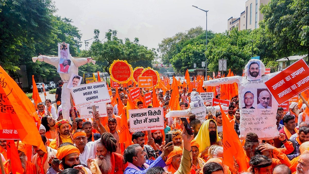 Sanatan Dharma Row: Hindu Saints Stage Protest In Delhi, Torch Effigies ...