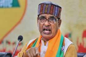 'Should I Become CM Again or Not': Shivraj Chouhan Asks People at Rally; Cong Says He is Pressurising Modi