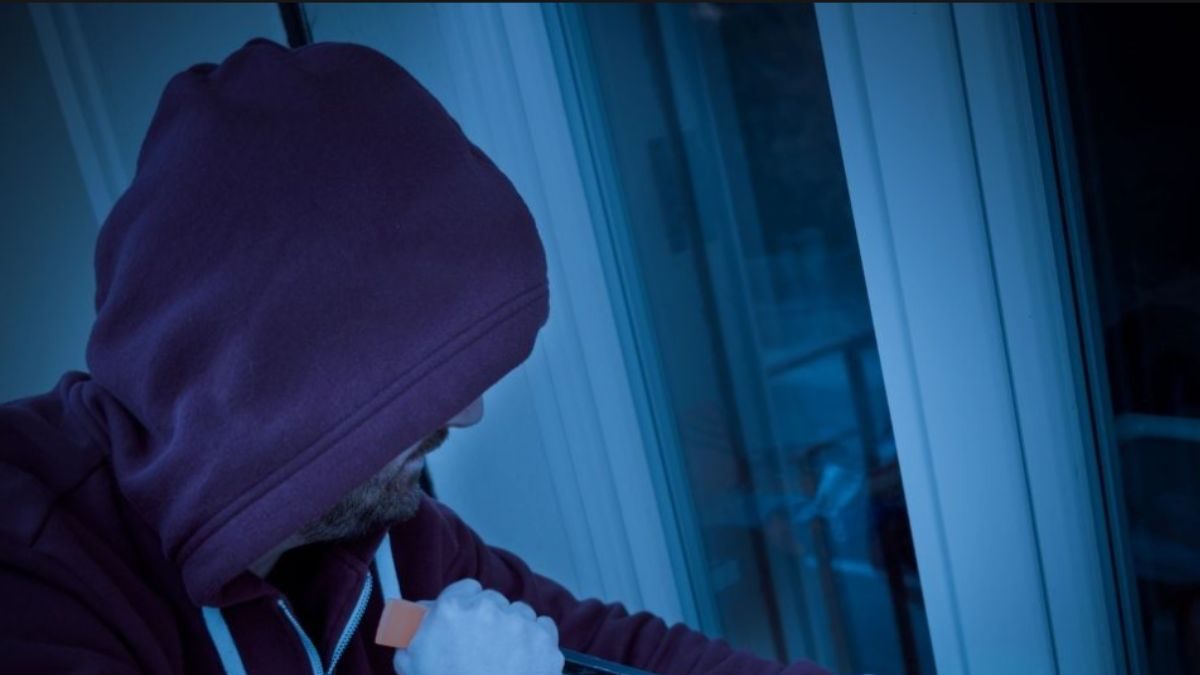 'Unsafe Delhi': Man's Story of Attempted Burglary With Mom, Sis Asleep Will Give You Chills - Vimarsana News