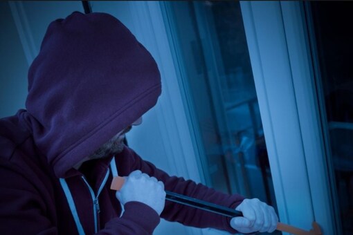 'Unsafe Delhi': Man's Story of Attempted Burglary With Mom, Sis Asleep