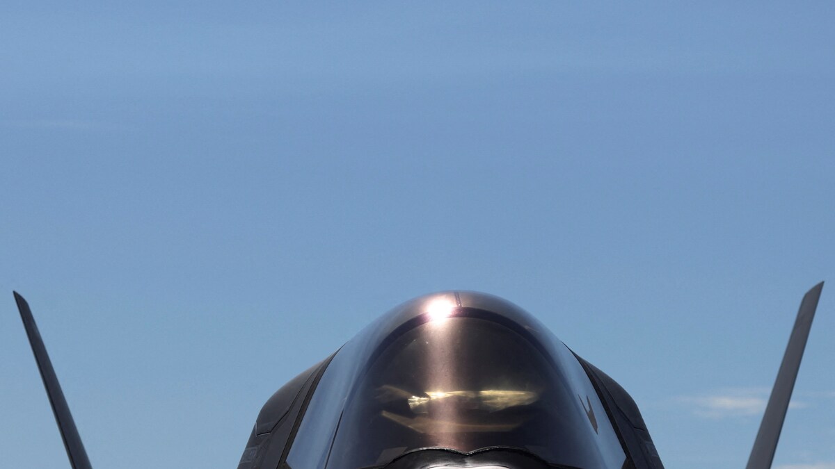 US Pilot Ejects from Jet in South Carolina, Search Underway for Missing F-35 Lightning - Vimarsana News