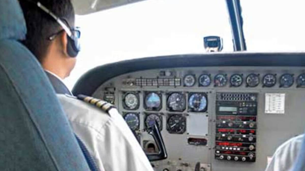 Pilot ‘Kicks Off’ Passengers For Refusing To Sit In Vomit-Covered Seats, Airline Apologises