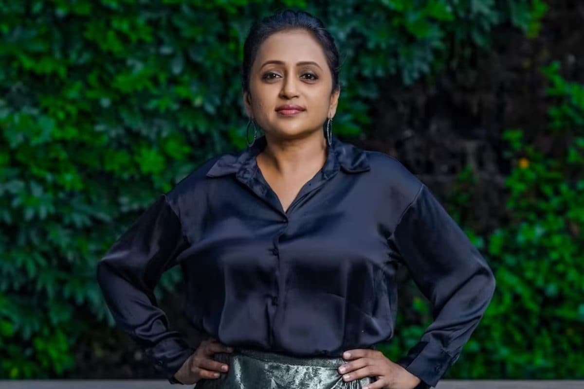 TV Anchor Suma Kanakala Gives Boss Lady Vibes In All-Black Ensemble - News18