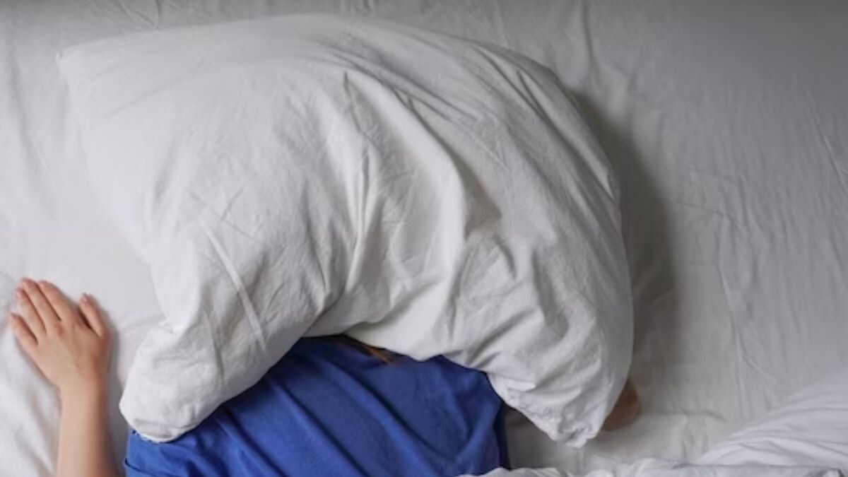 Expert Makes Shocking Revelation About Pillow Covers, Suggests Washing