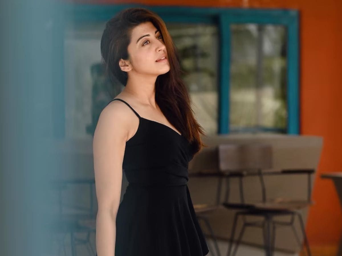 At SIIMA 2023, Actress Pranitha Subhash Shines In A Stunning Black Gown -  News18