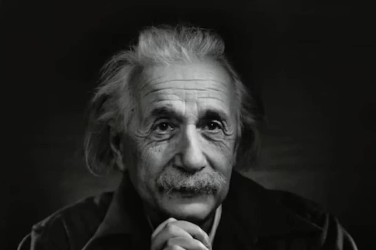 Einstein’s Autographed Manuscript Auctioned for Rs 10.7 Cr in This Asian Country, It’s Not India