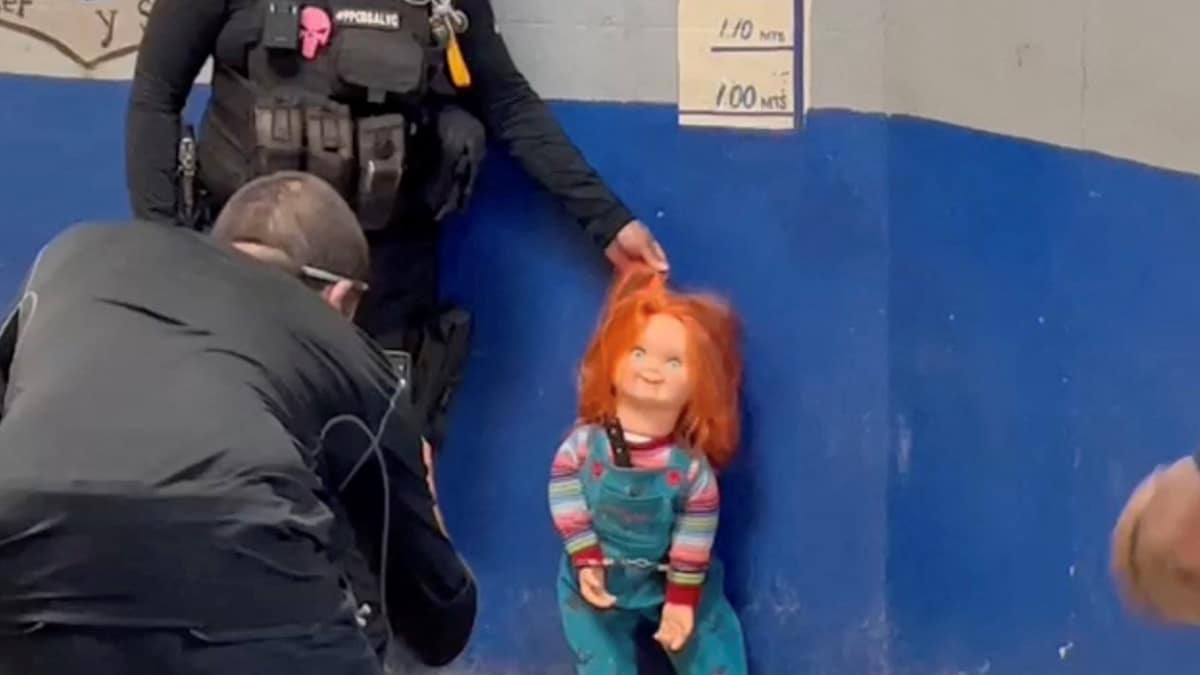 Mexican Police Cuff Crooked ‘Demon Doll’ Chucky – News18