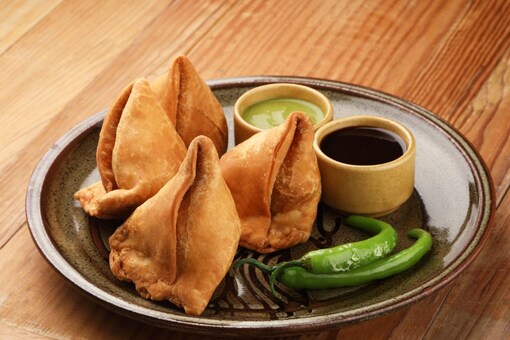 World Samosa Day 2023: No matter what your favourite filling is, there is sure to be a samosa recipe that you will love. (Image: Shutterstock)

