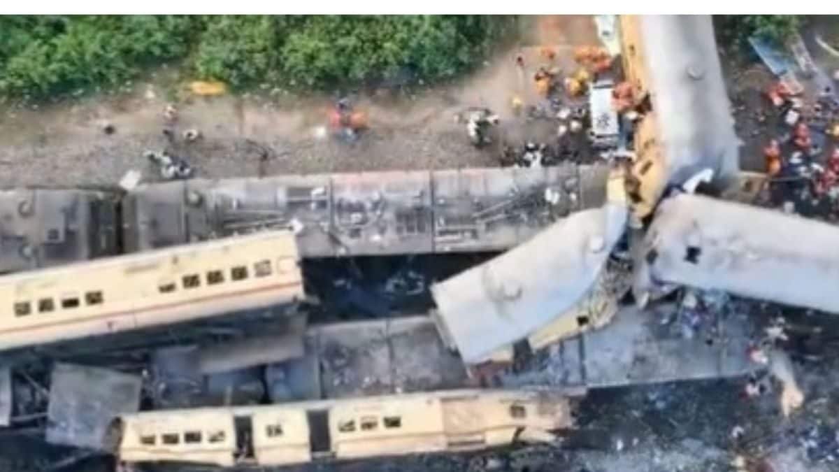 Andhra Pradesh Train Accident: 14 Dead, Drone Footage Shows Aftermath of Collision; Site Cleared