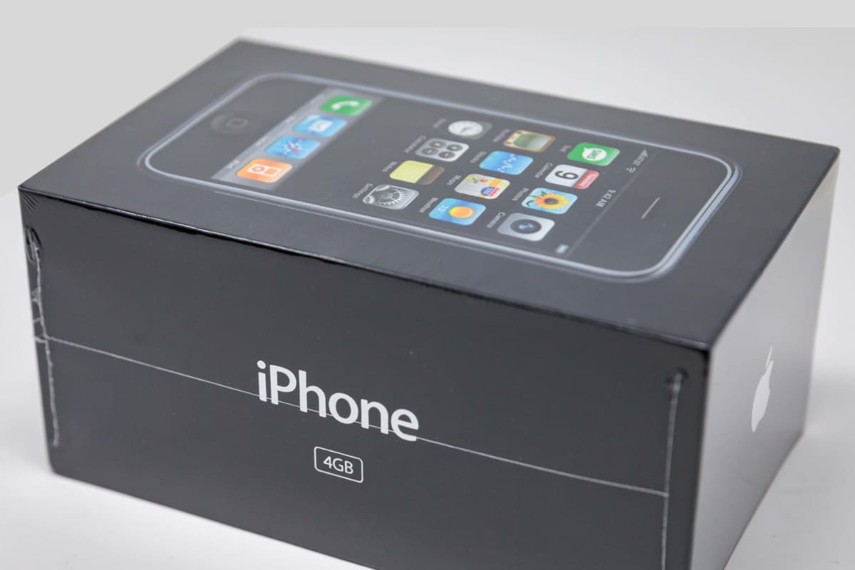 This Rare 'Original' Apple iPhone Was Just Sold For Over Rs 1 Crore: Here's Why