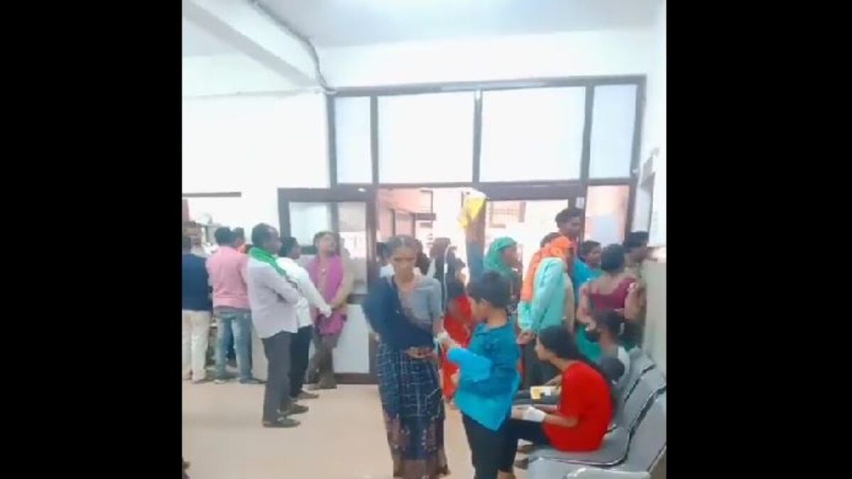 WATCH | Chhattisgarh Hospital Faces Flak for Making 8-year-old Boy Hold Grandmother's Saline Bottle - Vimarsana News