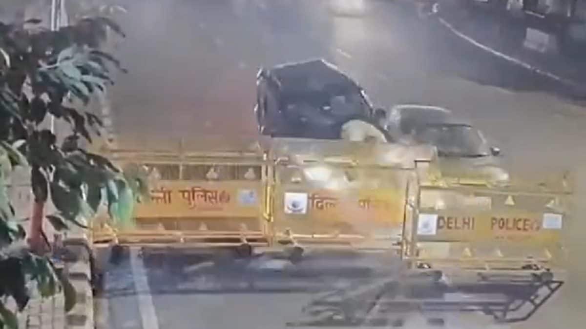 SUV Hits Delhi Cop Near Traffic Barricade, Tosses Him in the Air ...
