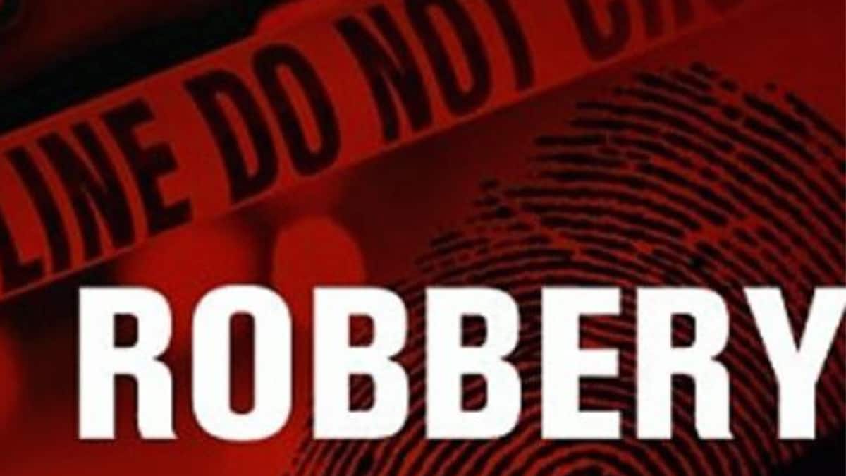 Hungarian National Robbed by Bike-borne Men in Delhi – News18 Hungarian National Robbed by Bike-borne Men in Delhi – News18