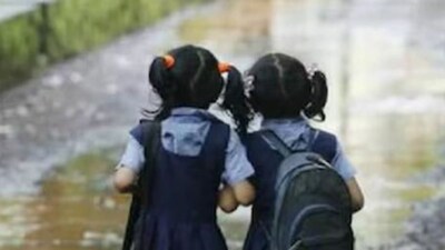 Maha Govt Approves Scheme for Girl Child Whose Family Holds Orange or ...