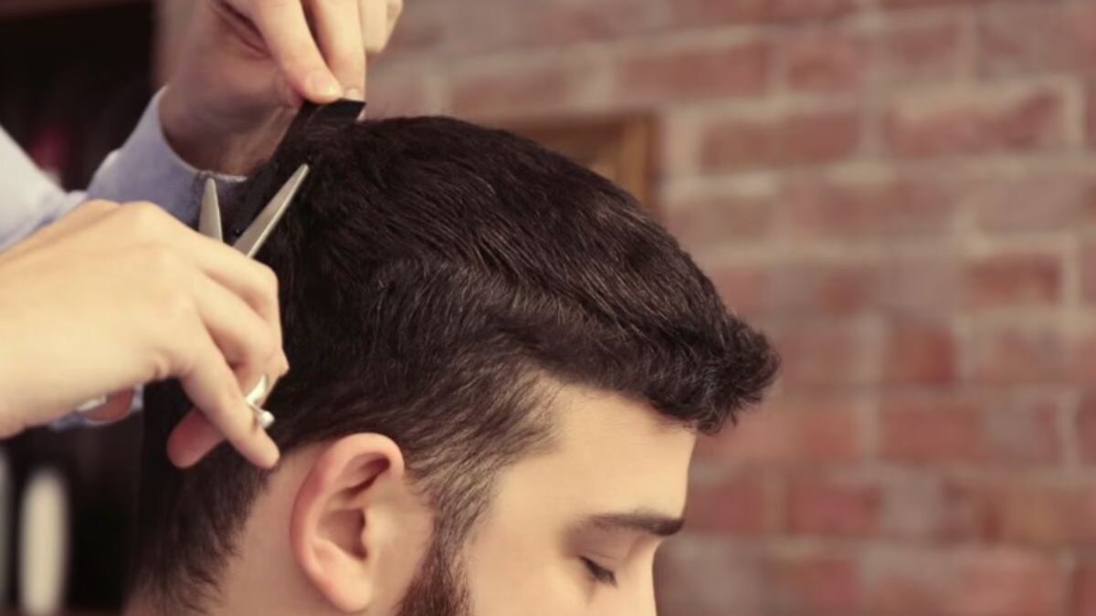 Indians Aren't Impressed With This List of Men's Haircut Costs in