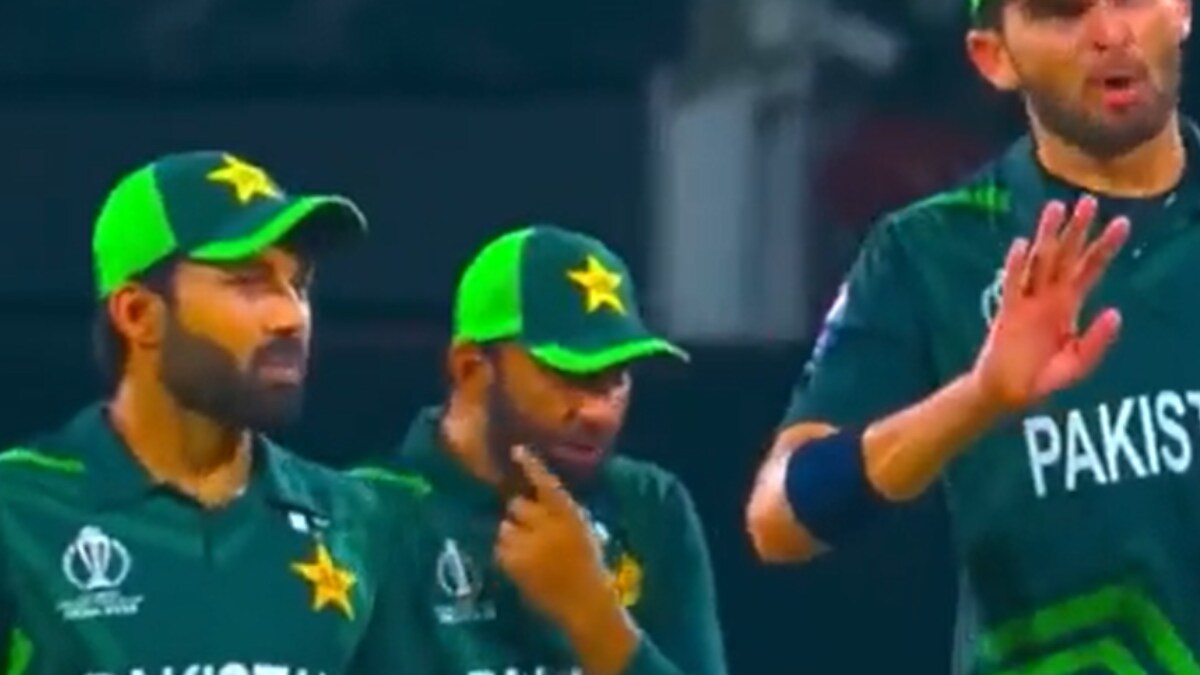 Iftikhar Ahmed Talking to a 'Ghost' During PAK Vs AFG Match Has Fans Coming Up With Theories - Vimarsana News