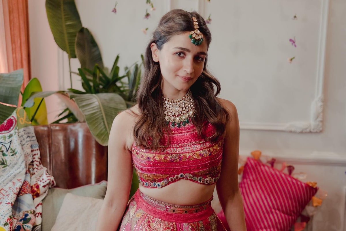 Bollywood Actresses In Designer Lehenga Choli At A Wedding - YouTube
