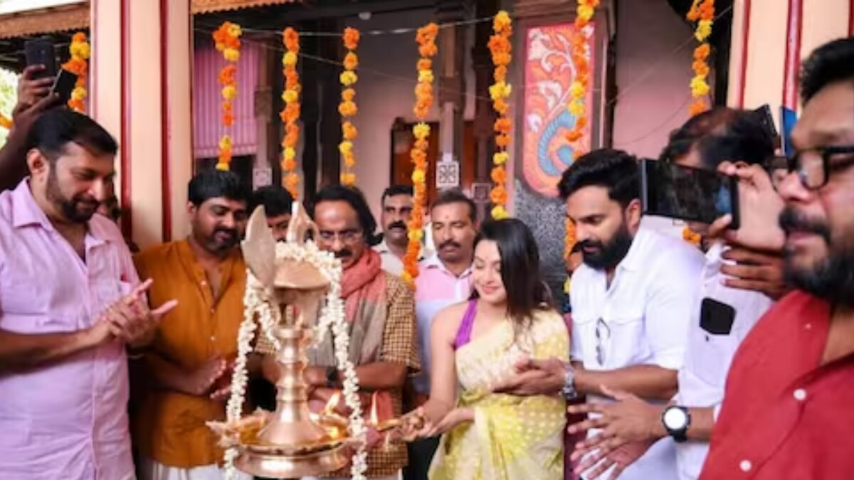 Kallanum Bhagavathiyum Team Reunites For A New Film Under East Coast Vijayan News18 Kallanum Bhagavathiyum Team Reunites For A New Film Under East Coast Vijayan News18