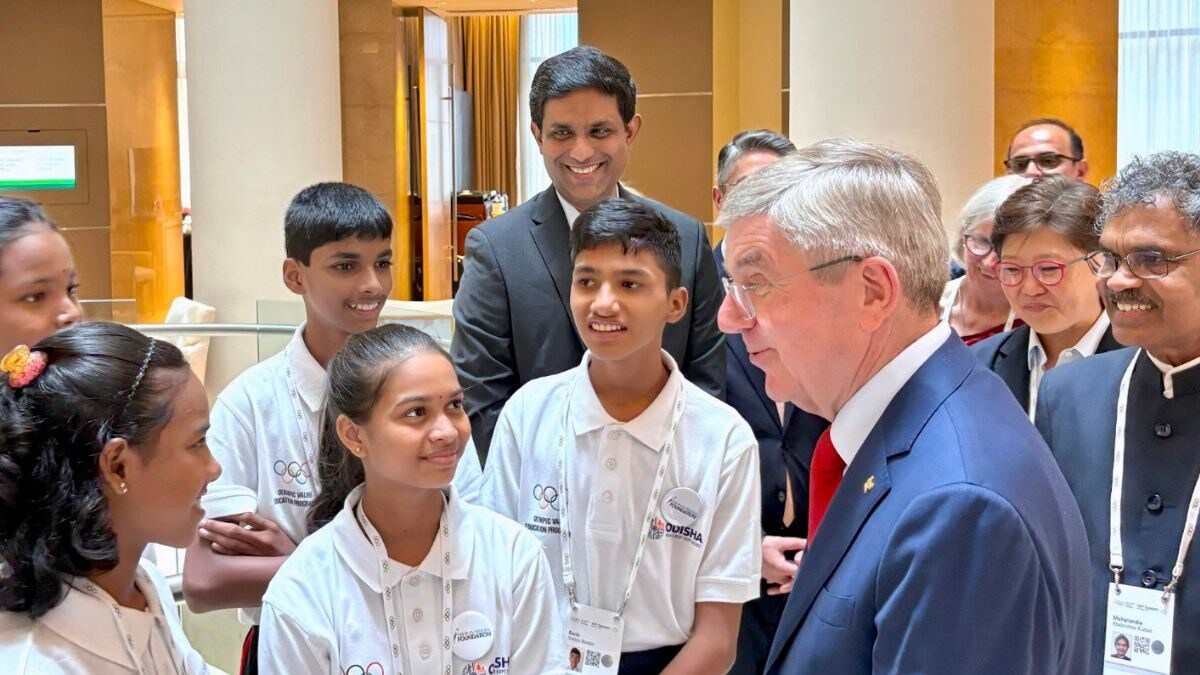 Odisha Govt School Students Interacts With IOC President Thomas Bach - Vimarsana News