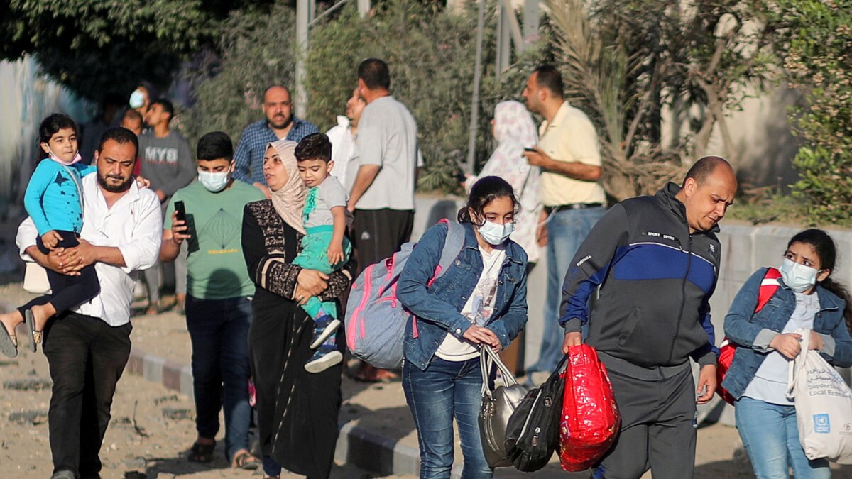 Palestinians Flee to Southern Gaza Amid Israel’s Evacuation Order; Hamas Asks People to Stay Home | Updates – News18 Palestinians Flee to Southern Gaza Amid Israel’s Evacuation Order; Hamas Asks People to Stay Home | Updates – News18