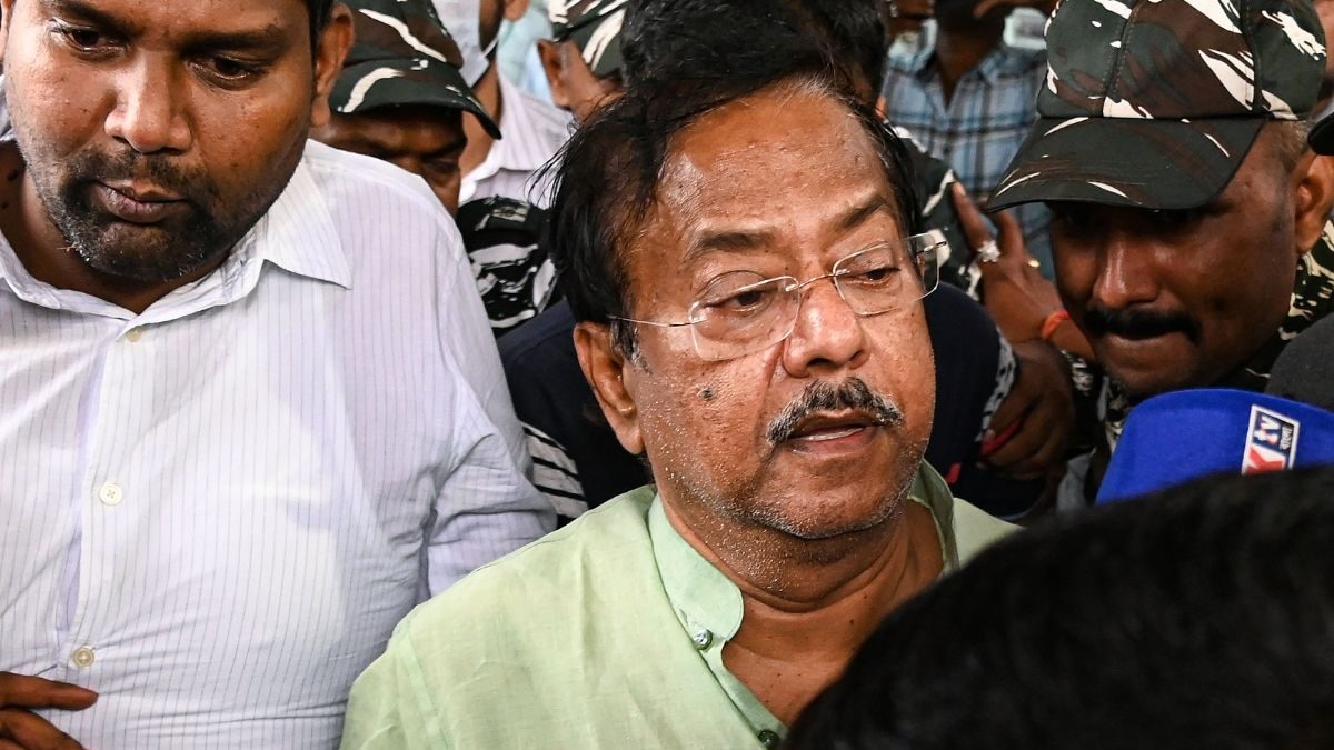 Shahjahan’s Aide & Minister Jyotipriya Mallick Sacked; Sources Say ‘Had Role in Siphoning Ration Scam Money’ sattaex.com