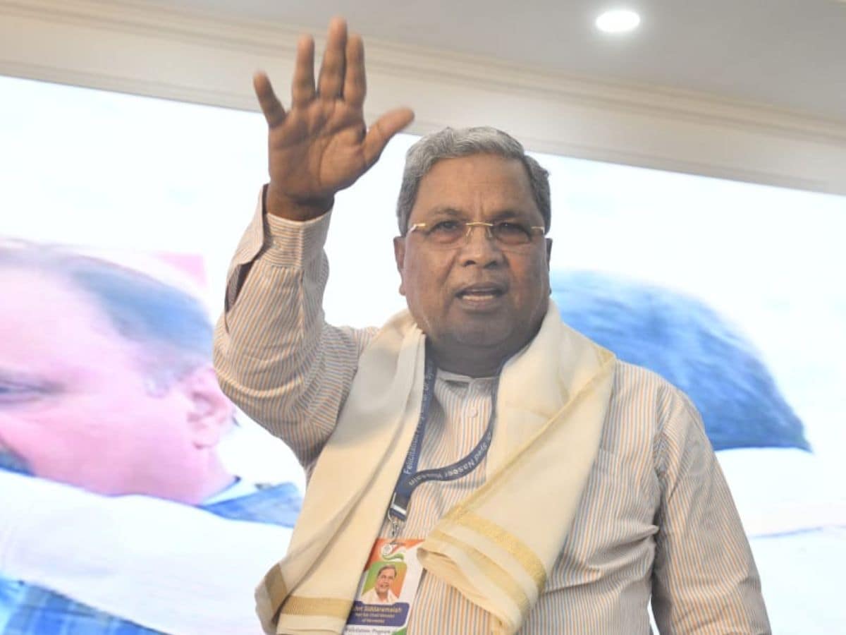 Siddaramaiah hits back at PM Modi over his 'looting' remarks