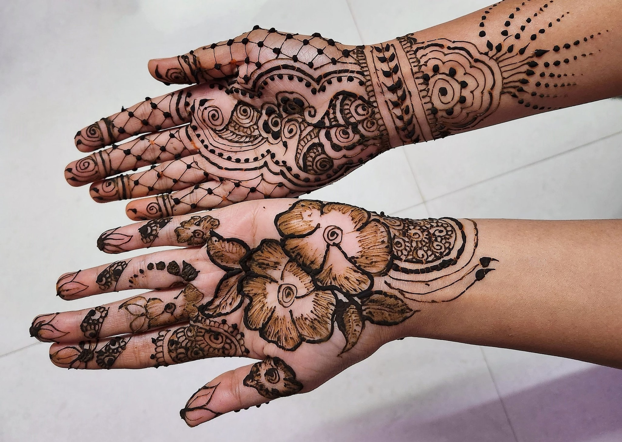 30+ Trendy Karwa Chauth Mehndi Designs 2023 | Back hand mehndi designs,  Mehndi art designs, Mehndi designs front hand