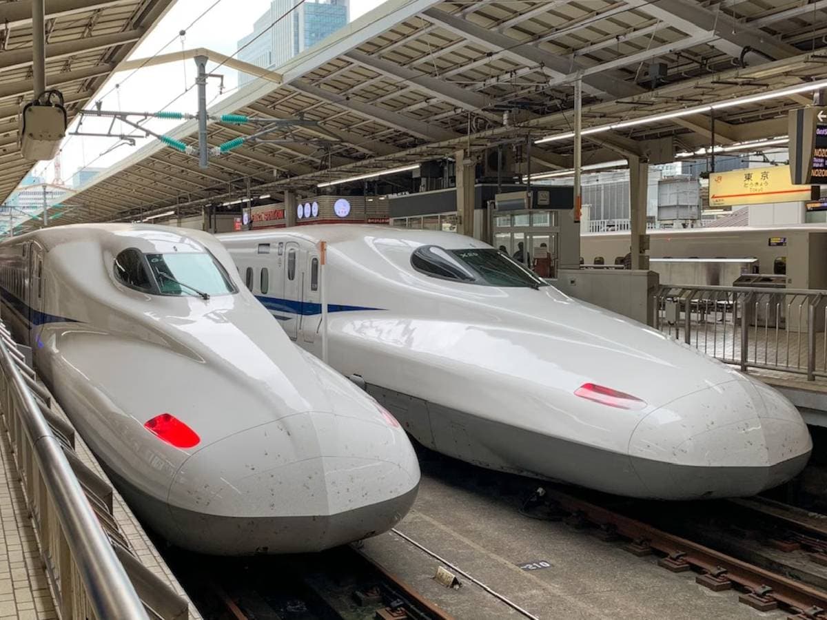 Bullet train: High-speed travel between Ahmedabad, Mumbai by 2022