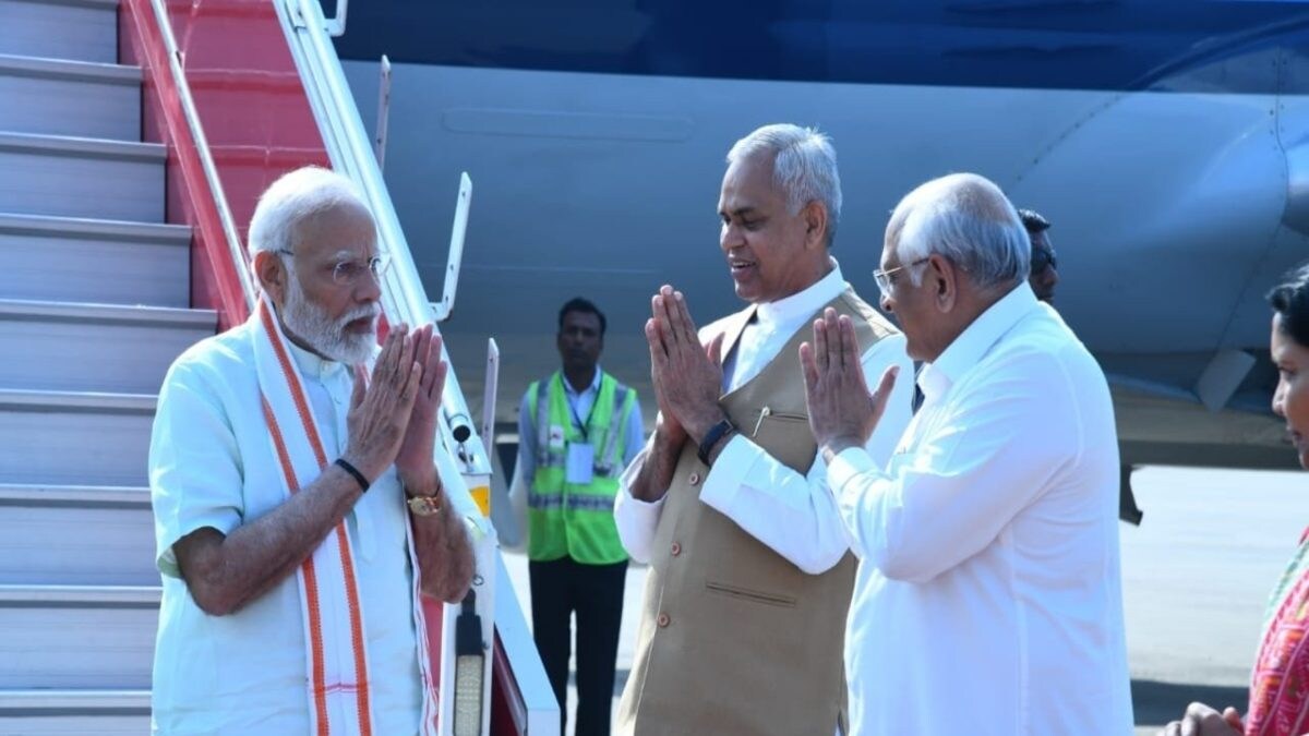 PM Modi Lands in Gujarat For Two-Day Visit to Inaugurate Developmental Projects - Vimarsana News