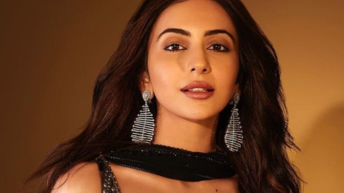 Woman Trolls Rakul Preet Singh Saying She 'Used People', Gets Brutally Slammed on 'X'