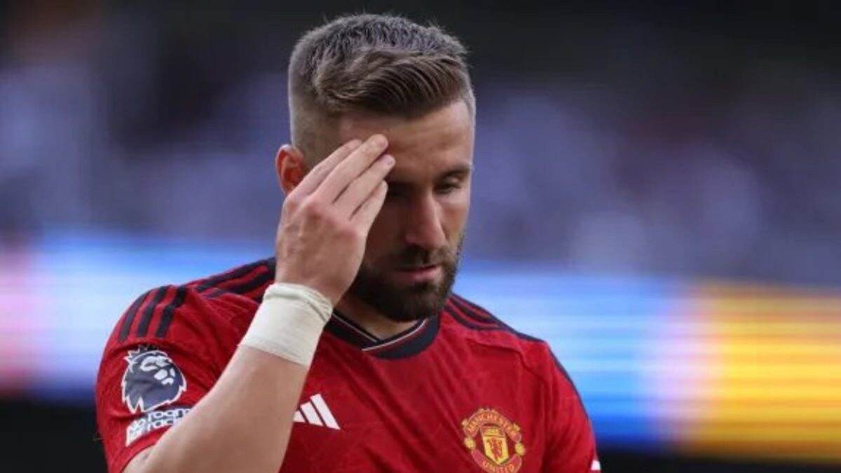 Manchester United's Luke Shaw Sidelined Till Mid-November Due To Muscle Injury