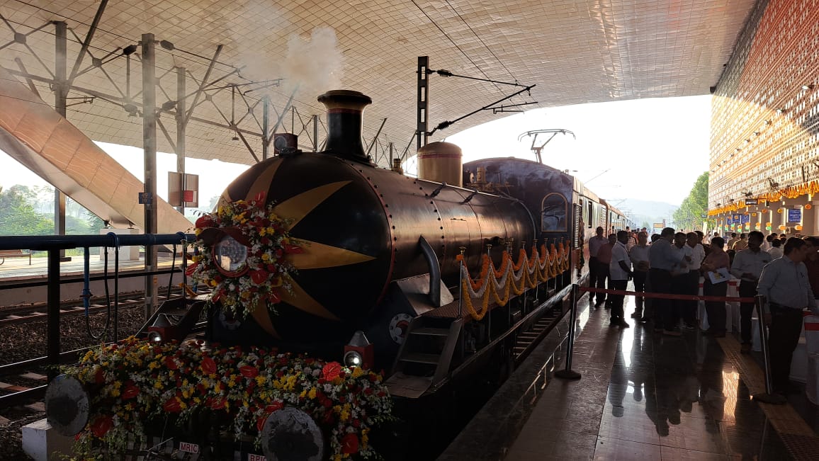 Wooden Interiors, Modular Toilets: Ekta Nagar-Ahmedabad Steam Heritage ...