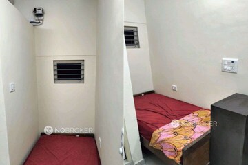 Rooms in shared flats near Mumbai, No brokerage
