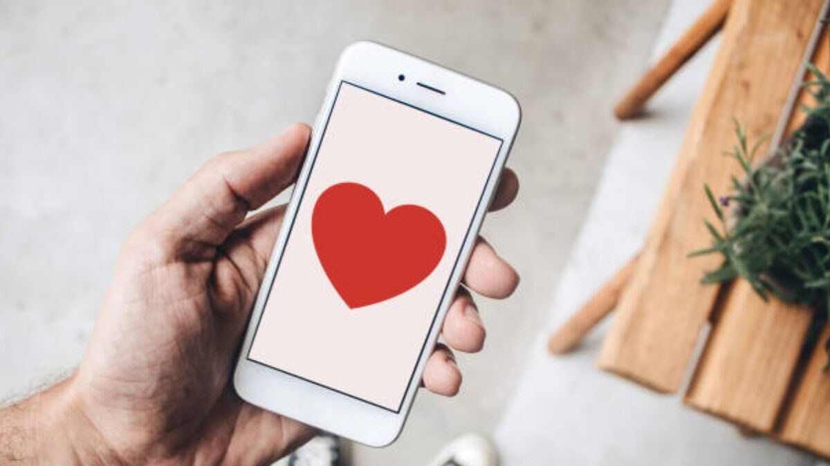 Gurugram Man Robbed By Bumble Date Who Took His iPhone, Gold and Cash After Drugging Him - Vimarsana News