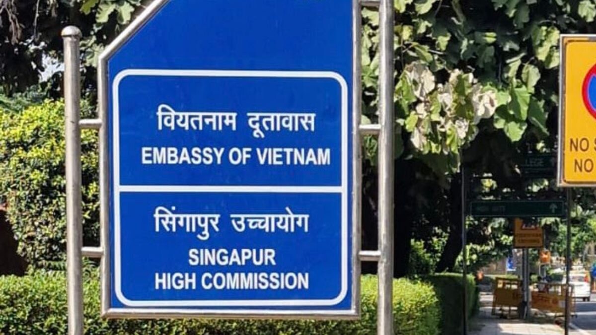 Indians Upset After Singapore's Ambassador Points Out Spelling Error on Delhi Signage, Call it 'National Embarrassment' - Vimarsana News