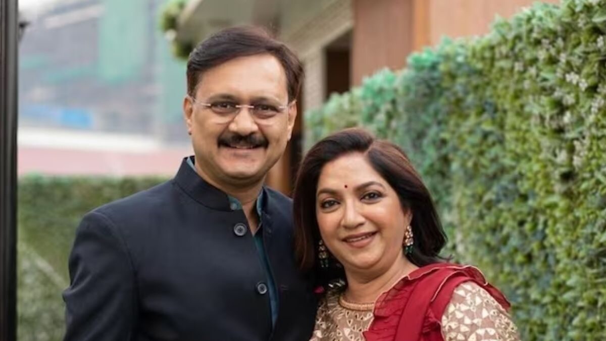 Happy Birthday, Sunil Barve: A Look At The Actor's Evergreen Love Story - Vimarsana News