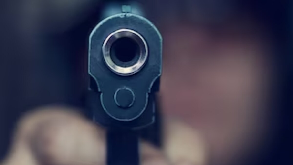 Mumbai Police QRT Armourer Fired at 2 Persons in Thane in Robbery Bid - Vimarsana News