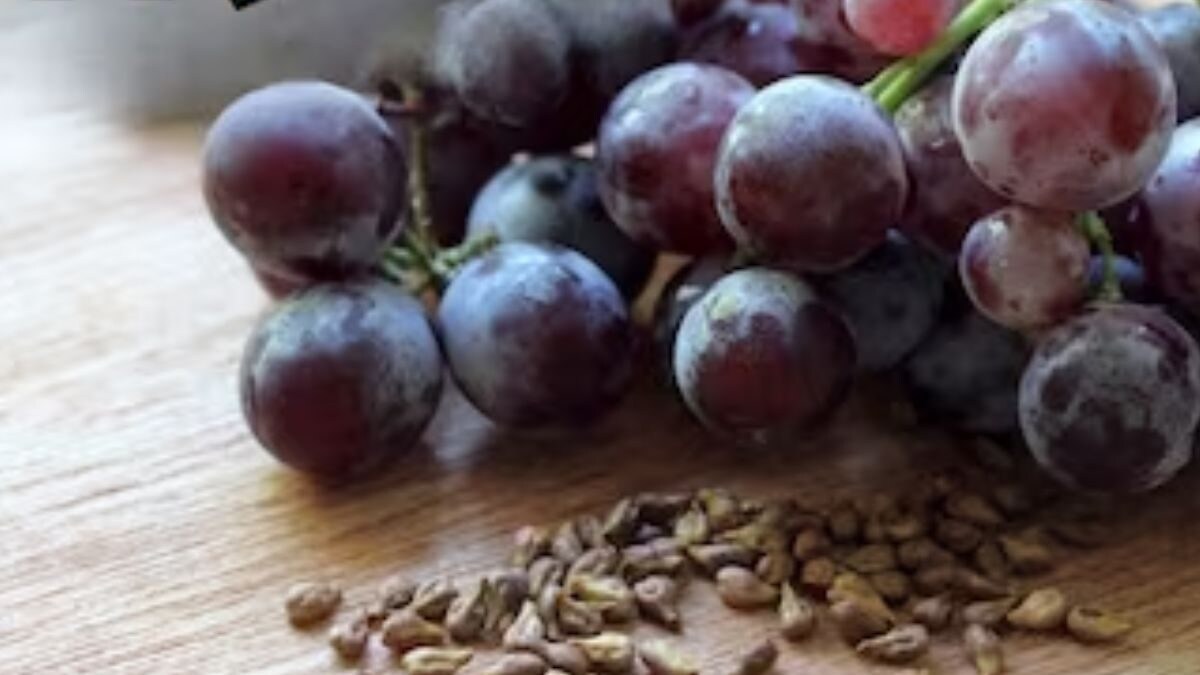 Glowing Skin To Controlling Blood Pressure, 5 Health Benefits Of Grape