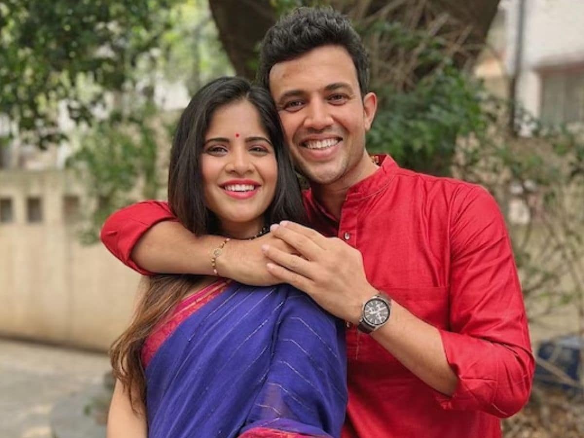 Marathi Actors Amruta Deshmukh And Prasad Jawade To Get Married On This Date - News18