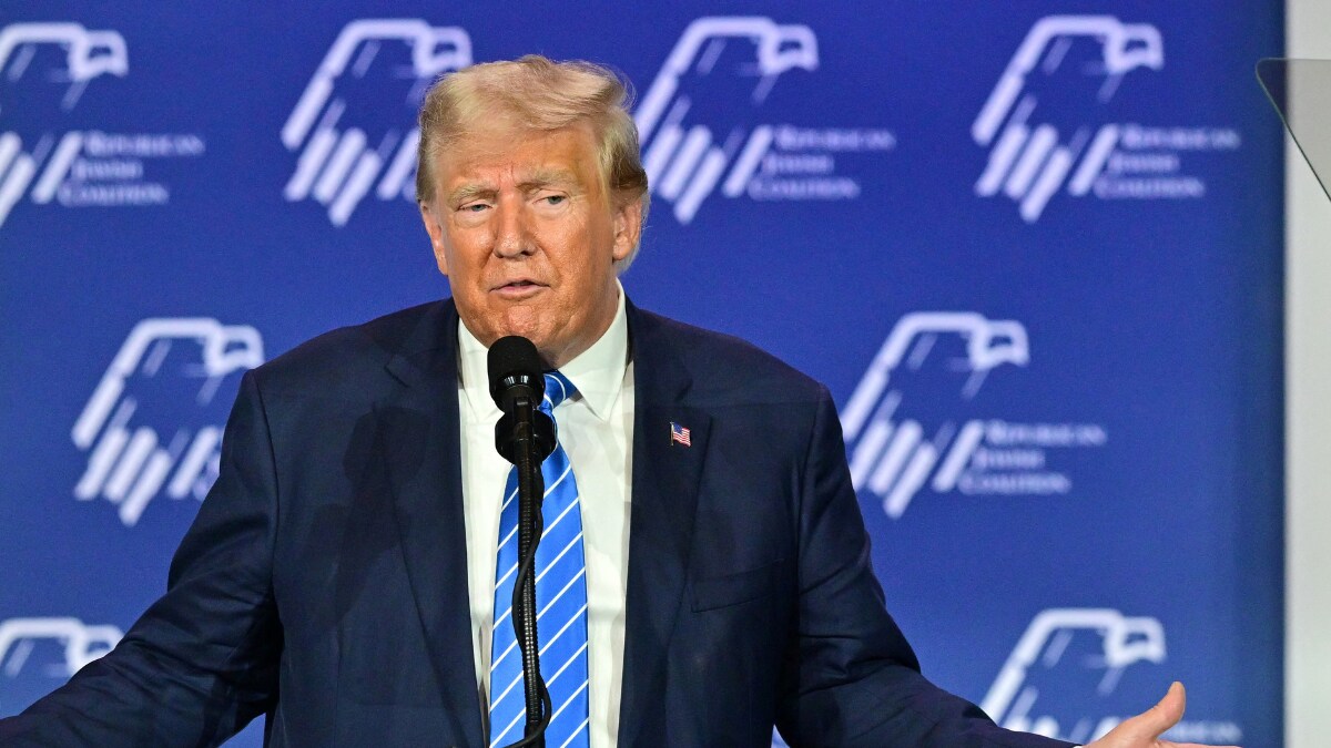 'Will Keep Islamic Terrorists Out?' Trump Vows to Reimpose Muslim 'Travel Ban' at GOP Meet