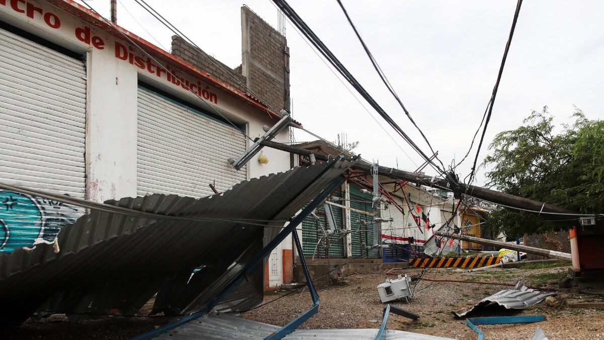 Hurricane Otis Ravages Mexican Beach Resort Acapulco, Leaving Widespread Destruction - Vimarsana News