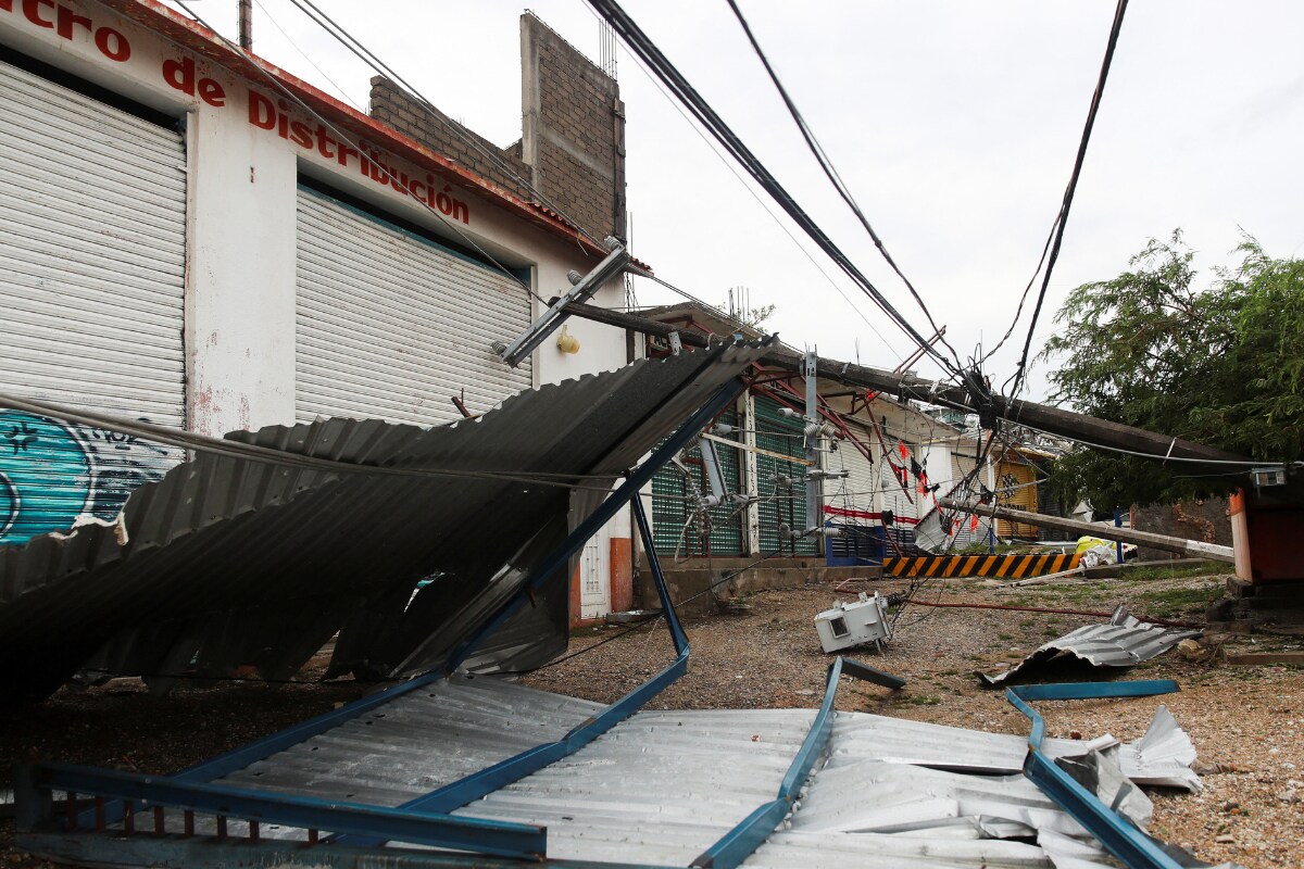 Hurricane Otis Ravages Mexican Beach Resort Acapulco, Leaving ...