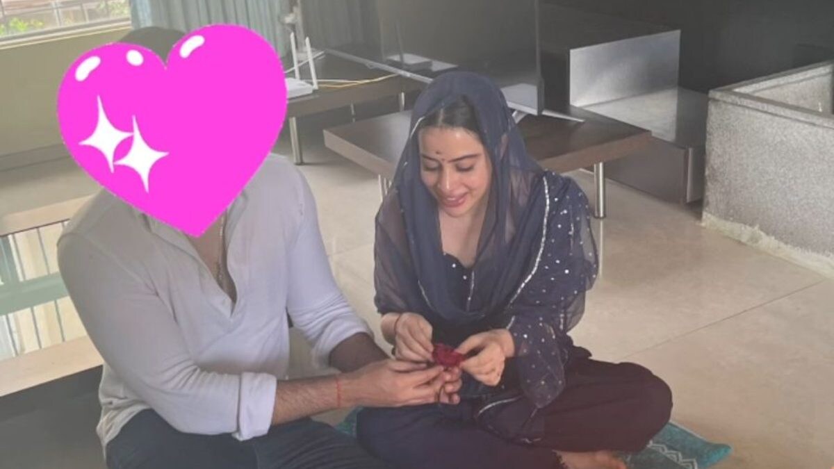 Urfi Javed Engaged? Actress Seen Performing Puja With Mystery Man, Sparks Engagement Rumours - Vimarsana News